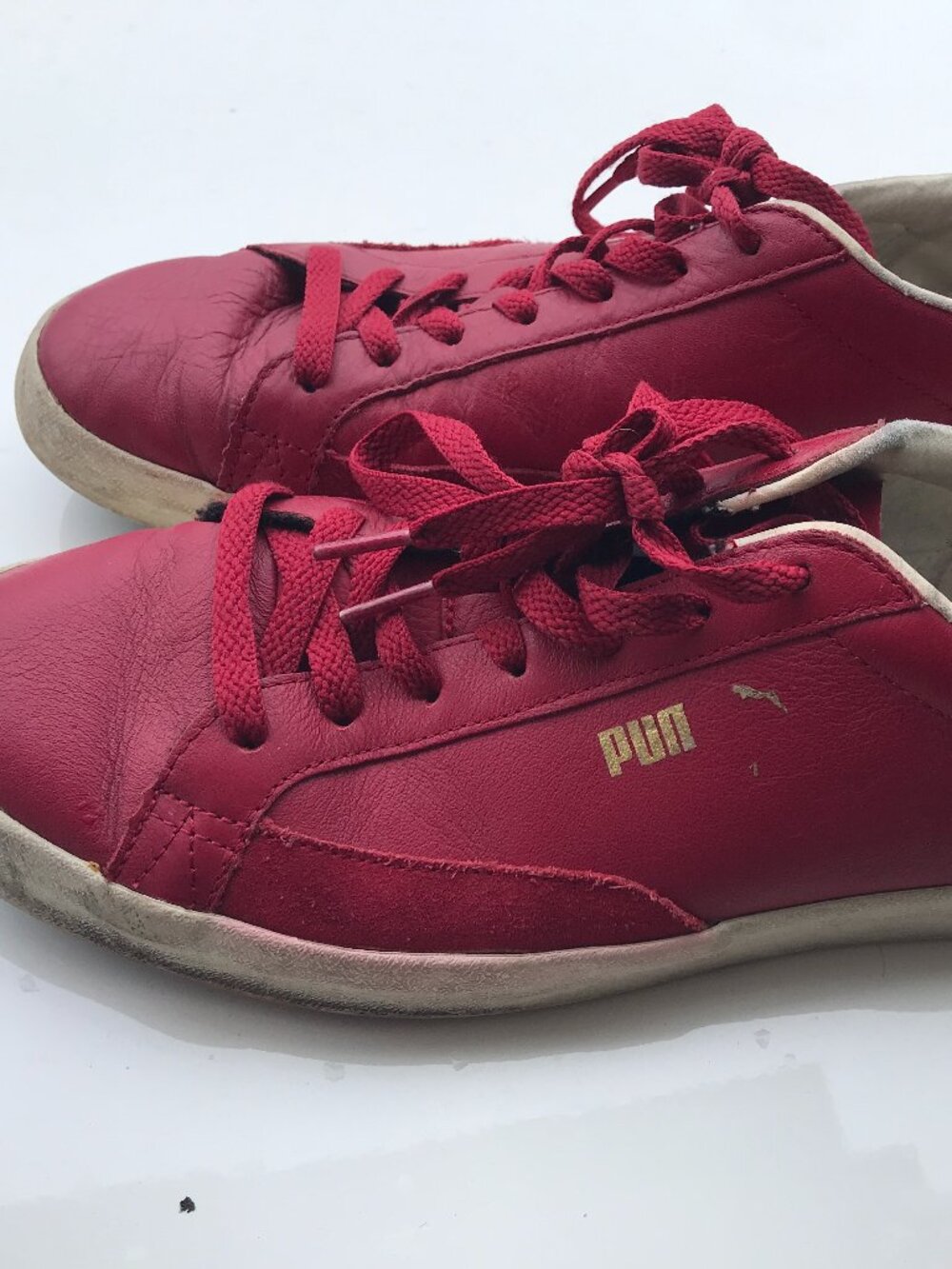 Leather men sneakers PUMA. Used size 9. Red.